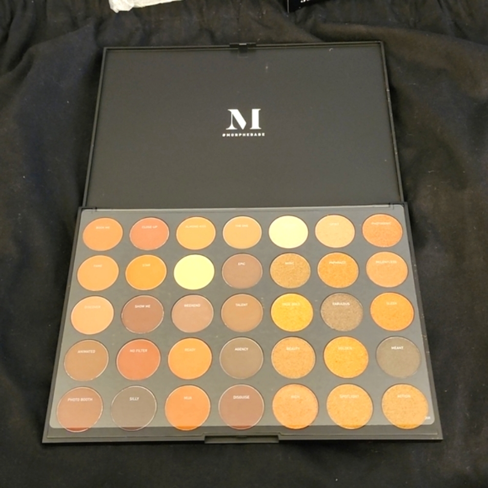 BNIB Morphe 35R Ready, Set, Gold Artistry Pallet